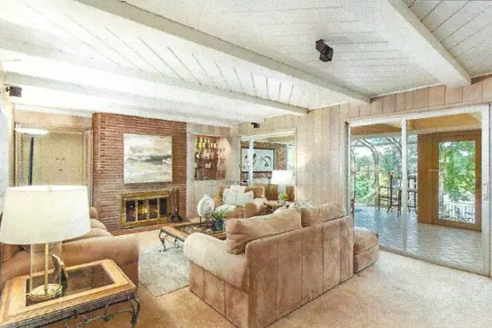 Golden Life interior