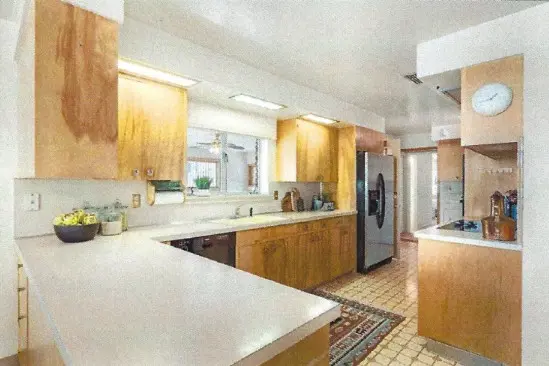 Golden Life interior