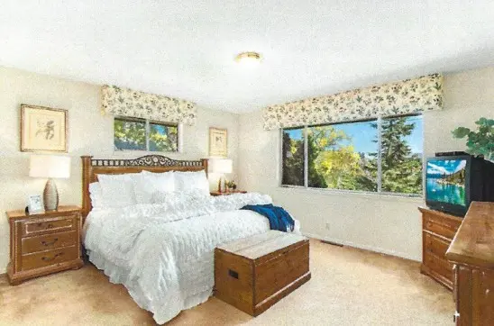 Golden Life interior