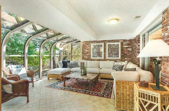 Golden Life interior